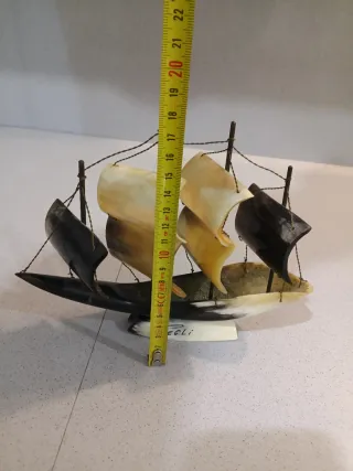 Barca in osso decorativa