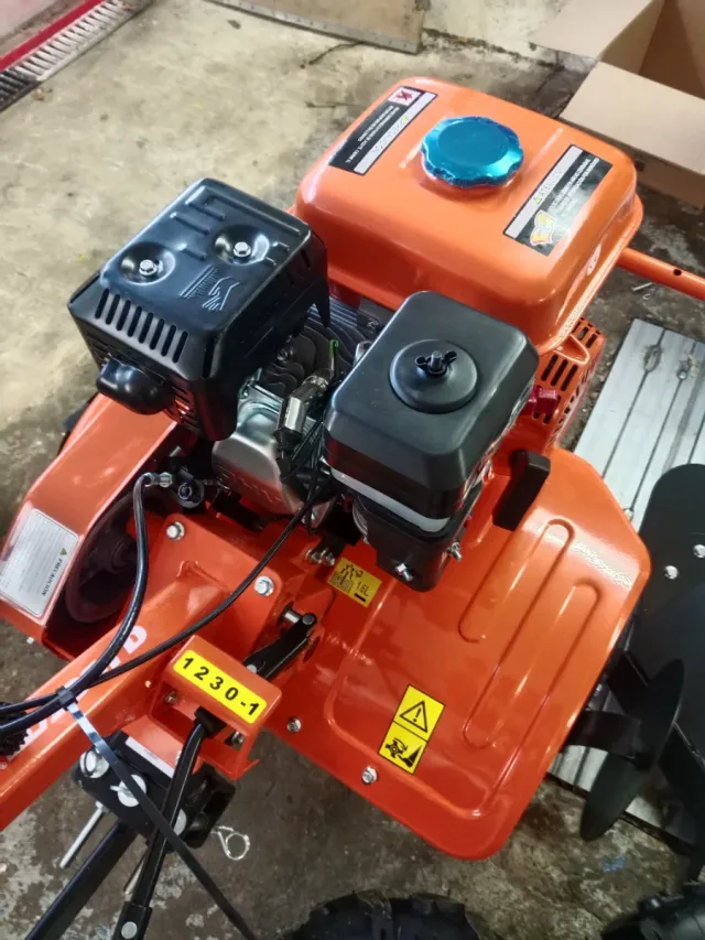 Motocultor Anova 7cv con aporcador y ruedas