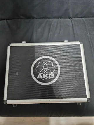 Micrófono AKG C2000B con Shock Mount