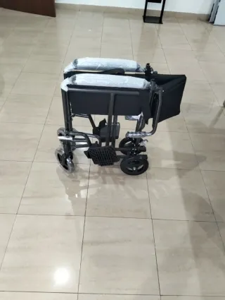 Silla de ruedas , super estrecha nueva
