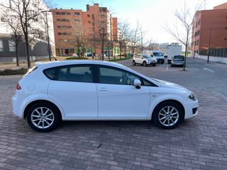 SEAT Leon 1.6 TDI 105 CV 5 PUERTAS