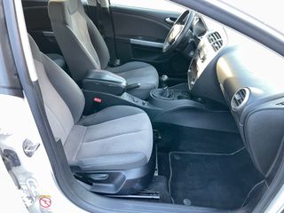 SEAT Leon 1.6 TDI 105 CV 5 PUERTAS