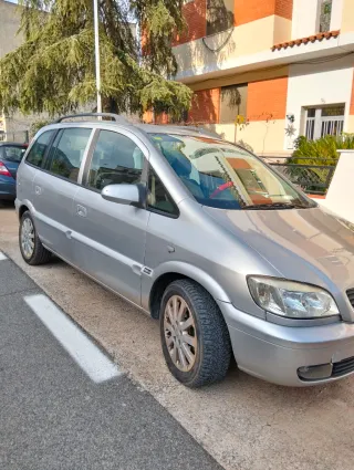 Opel Zafira 2025