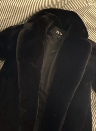 Abrigo pelo Zara negro