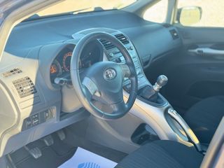 Toyota Auris Toyota Auris 2.0 D-4D Luna