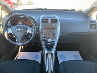 Toyota Auris Toyota Auris 2.0 D-4D Luna