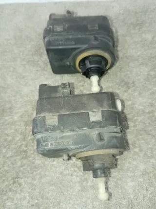 2 regulador Faros Renault Kangoo Año 2006.