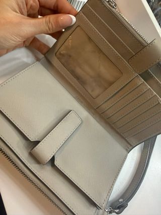 Cartera Michael Kors grisacea