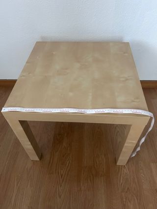 Mesa auxiliar madera clara