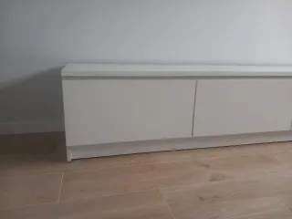 Mueble bajo TV blanco 2 cajones y una puerta