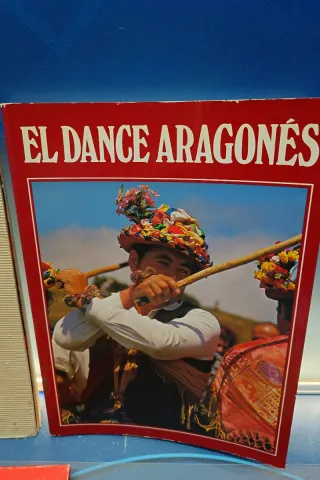 6 libros diferentes sobre Aragón
