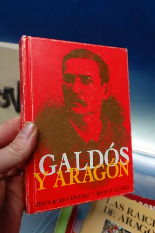 6 libros diferentes sobre Aragón