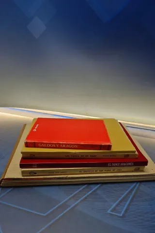 6 libros diferentes sobre Aragón