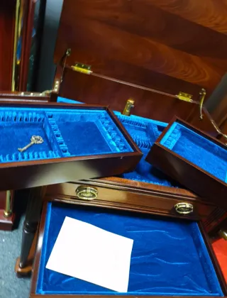 Mueble cubertería cruz de malta