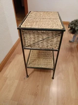 2 Mesitas de Noche Mimbre y Metal