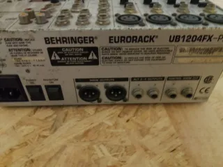 Mesa de mezclas Behringer