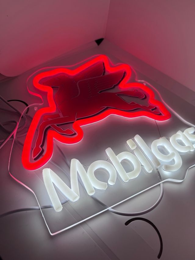 Cartel Neón LED Moderno Mobilgas Rojo