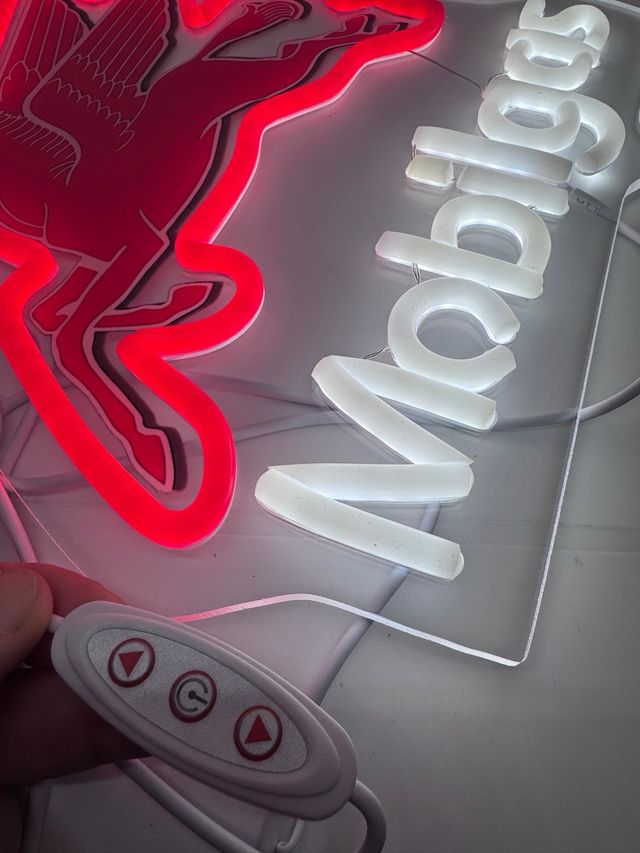 Cartel Neón LED Moderno Mobilgas Rojo