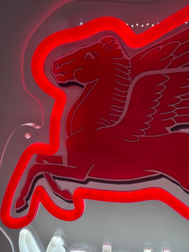 Cartel Neón LED Moderno Mobilgas Rojo