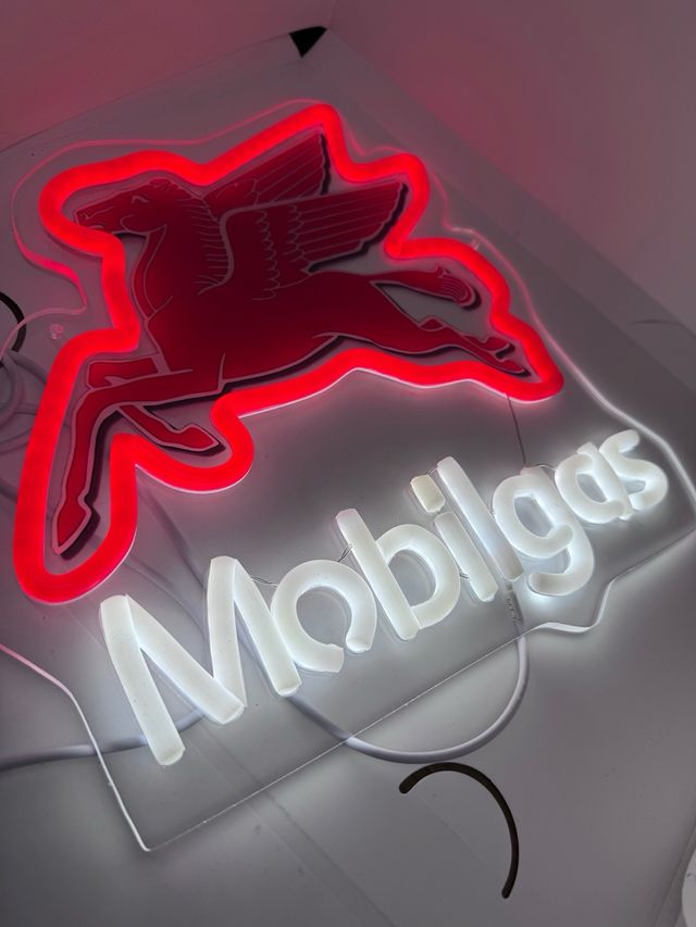 Cartel Neón LED Moderno Mobilgas Rojo
