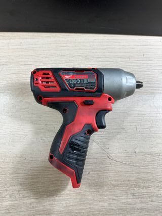 Llave de impacto subcompacta M12™, 3/8" con anillo