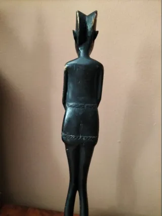 Escultura africana mujer madera tallada
