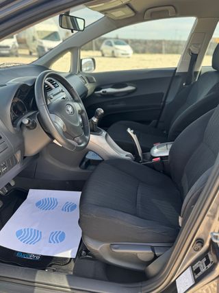 Toyota Auris Toyota Auris 1.4 D-4D Auris