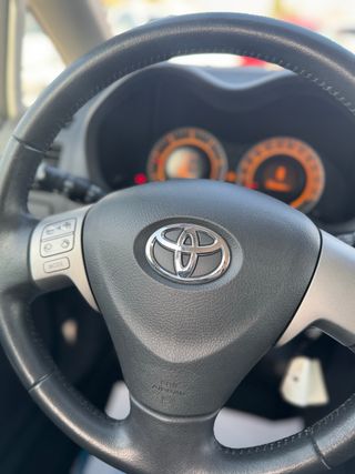 Toyota Auris Toyota Auris 1.4 D-4D Auris