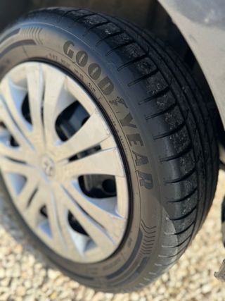 Toyota Auris Toyota Auris 1.4 D-4D Auris