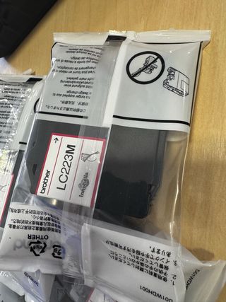 Tinta Brother Magenta LC223M