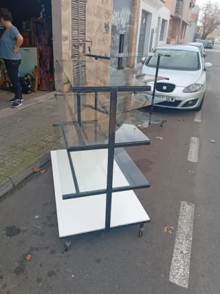 Expositores / Vitrinas de cristal y metal