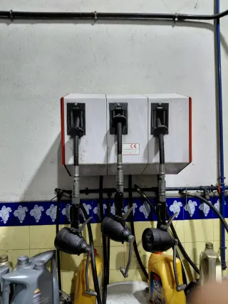 Surtidores y bombas de aceite taller