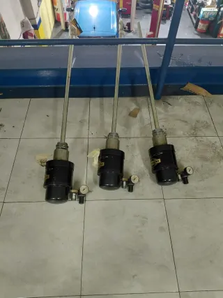 Surtidores y bombas de aceite taller