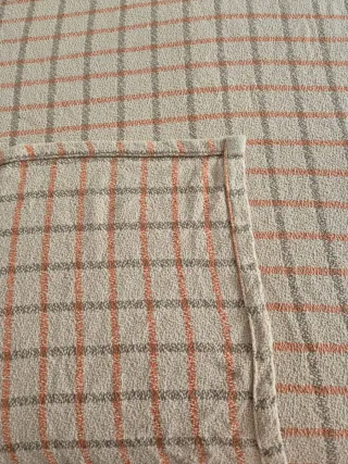 Colcha cuadros beige y naranja individual