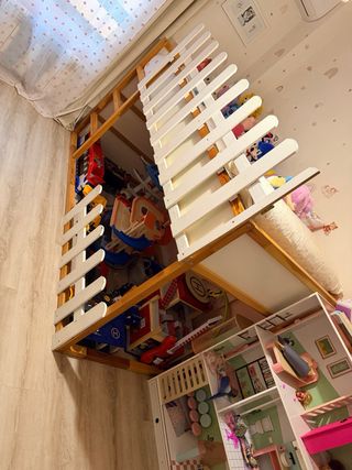 Cama alta Kura IKEA madera