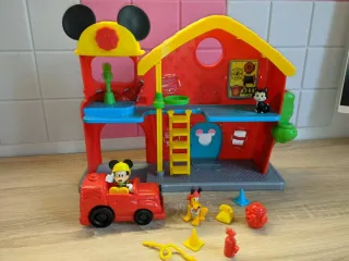 Estación y Camión Bomberos Mickey Mouse