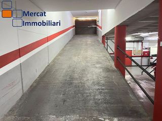 Garaje en venta en El Congrés i els Indians en Barcelona