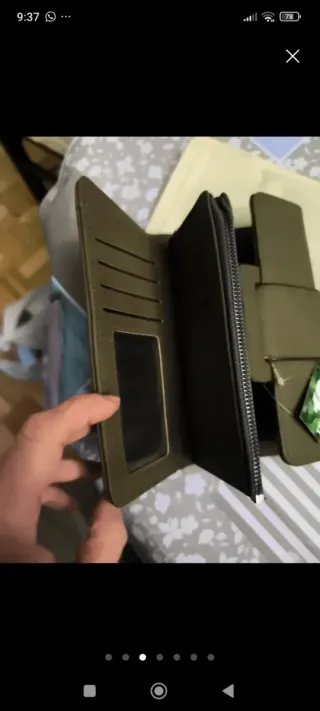 Cartera de mujer nueva con etiqueta