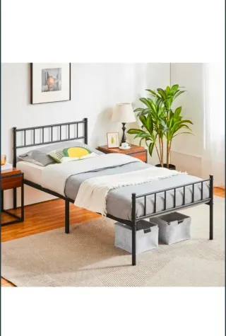 Cama de metal negra