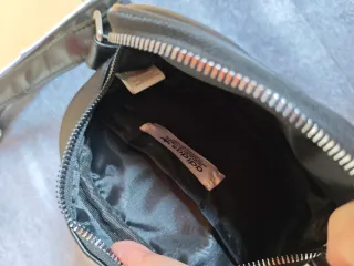 Bandolera Adidas Negra Logo Relieve