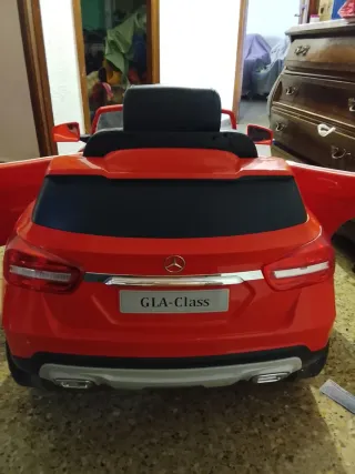 Coche eléctrico infantil Mercedes GLA-Class