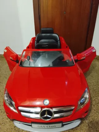 Coche eléctrico infantil Mercedes GLA-Class
