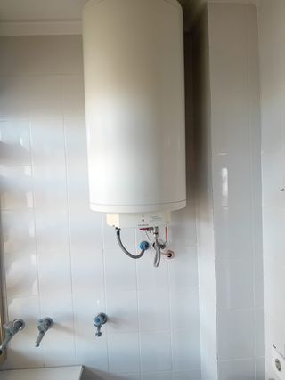 CALENTADOR COMO NUEVO 70 LITROS 50 EUROS, CARTAGEN