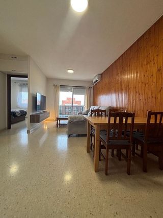 Piso en alquiler en Colores - Entreparques en Sevilla