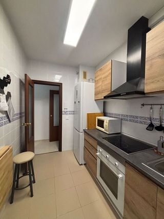 Piso en alquiler en Colores - Entreparques en Sevilla