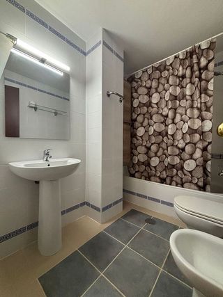 Piso en alquiler en Colores - Entreparques en Sevilla