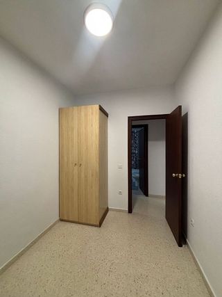 Piso en alquiler en Colores - Entreparques en Sevilla