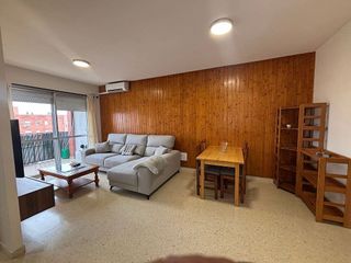 Piso en alquiler en Colores - Entreparques en Sevilla