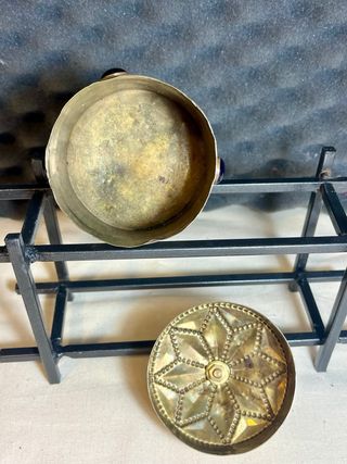 Caja redonda. Decorada con Piedras.