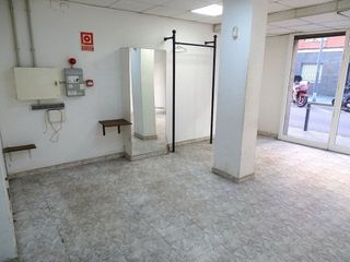 Local comercial en alquiler en Vilapicina i la Torre Llobeta en Barcelona